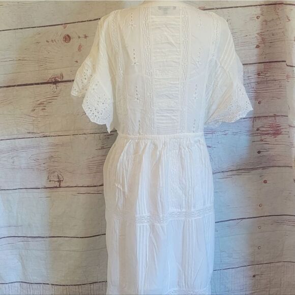 Love Sam Eyelet Lace Boho Dress Size Medium - Picture 4 of 7